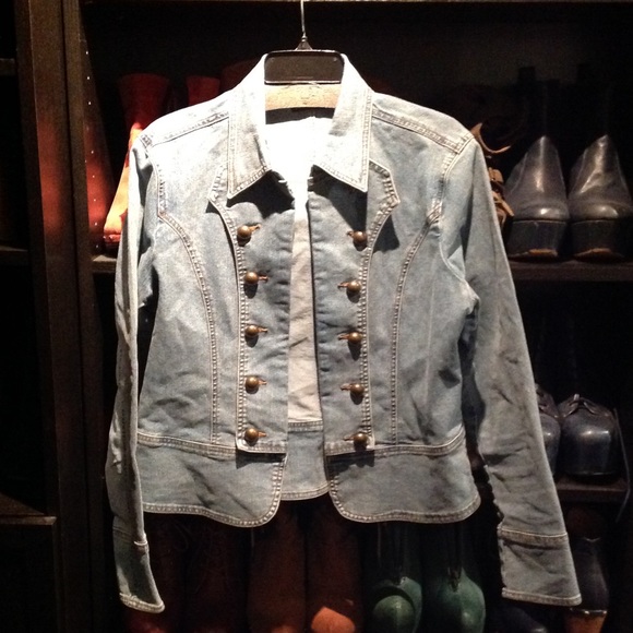 Fun jean jacket! - Picture 2 of 6